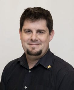 5w6a7623derekheadshot